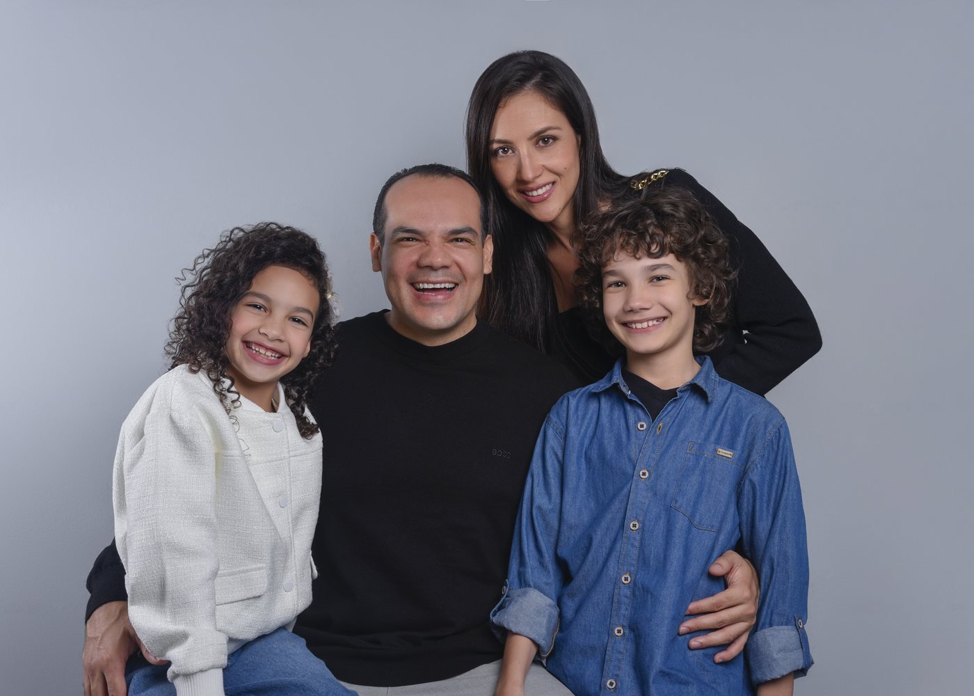 Reimer Zapata y María Consuelo Cano junto a su familia
